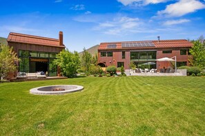 Property grounds - The Sun Valley Rusty Barn Estate (Hailey)