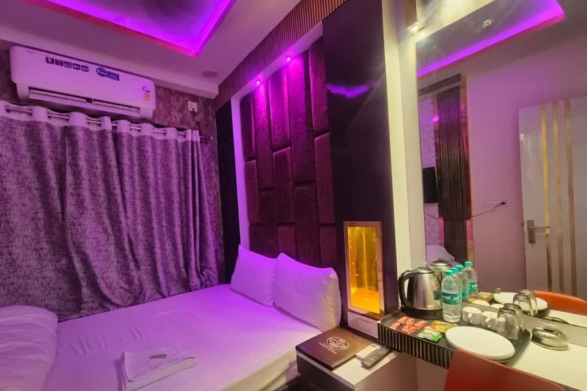 Standard Double Room, City View