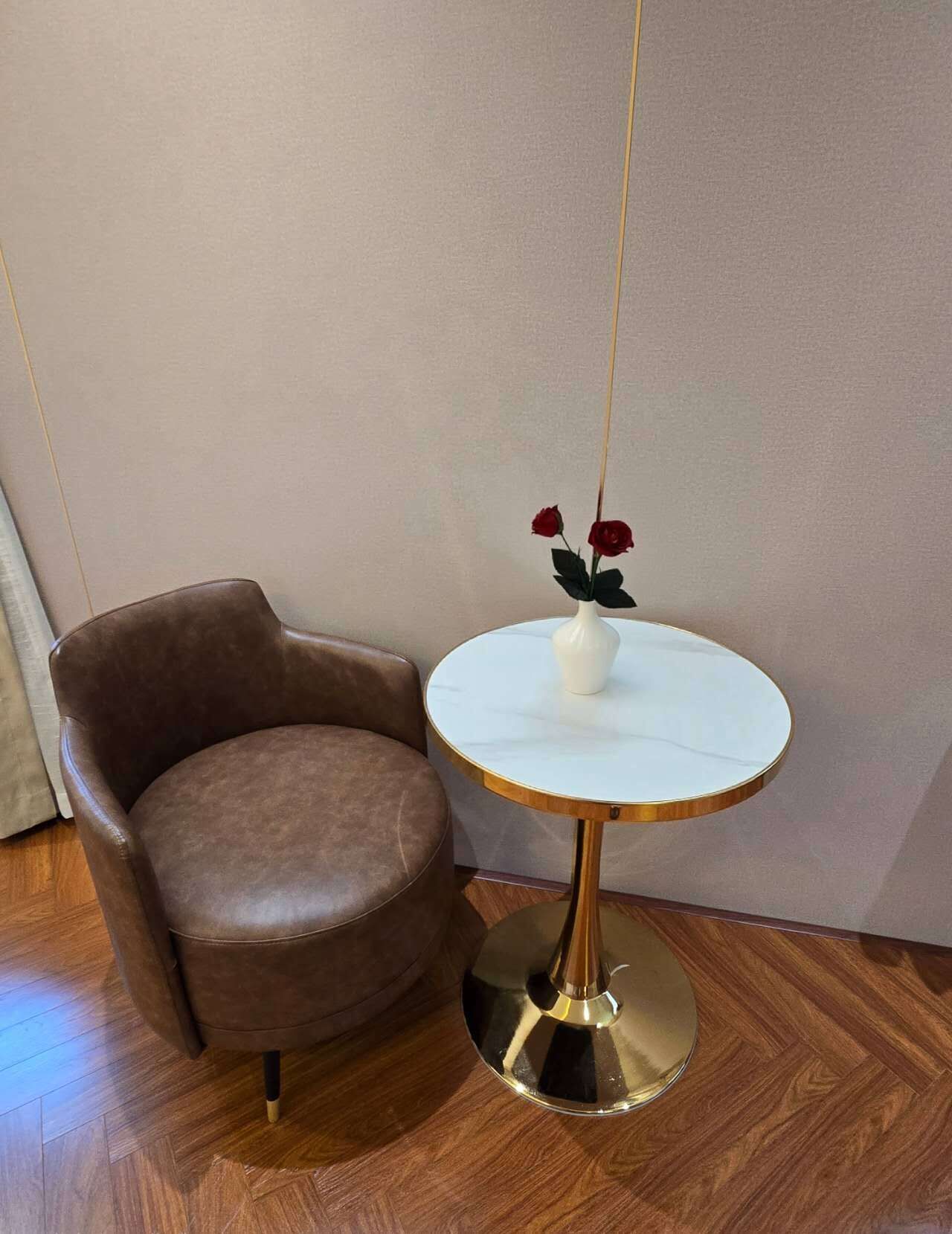 Deluxe Suite, City View | Interior