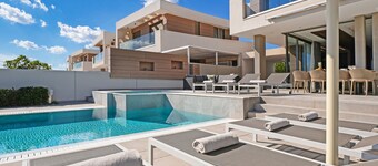 Suncity Icon - Luxury Beachfront Villa
