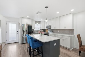 Fridge, microwave, oven, stovetop - Chic Coastal Retreat Steps to Pool, Walk to Beach, Dining & Shopping (Miramar Beach)