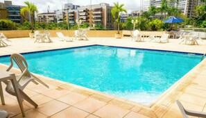 Outdoor pool - Best one-bedroom apartment in Barra da Tijuca - Post 5 on the beach. (Rio de Janeiro)
