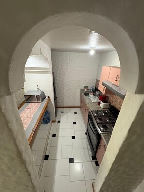 Private kitchen - Beautiful & Spacious 2 bed 2 bath Condo in Casa Bonita.  Ixtapa ,Zihuatanejo (Ixtapa Zihuatanejo)