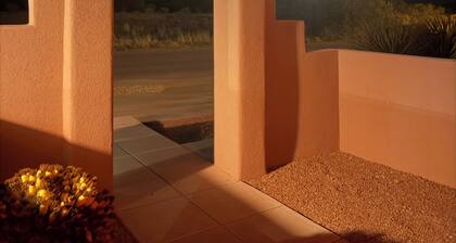 Serene 3-bedroom house perfect for relaxing stays in Alamogordo