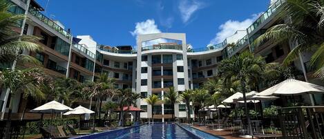 On the beach, white sand, 20 beach bars