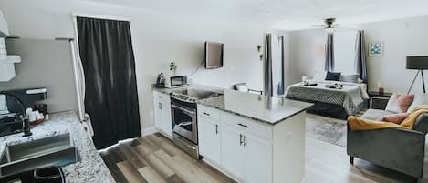 1 bedroom, desk, WiFi, bed sheets