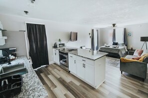 Unclassified image, 5 of 9, button - 12 Min Walk to Riverfront, Mother in Law Studio (Wilmington)