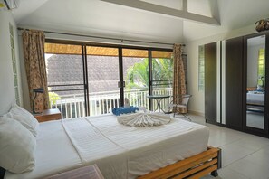 Balcony - Kyshia Nai Harn Beach (Rawai)