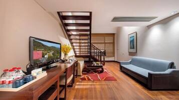 Cribs/infant beds