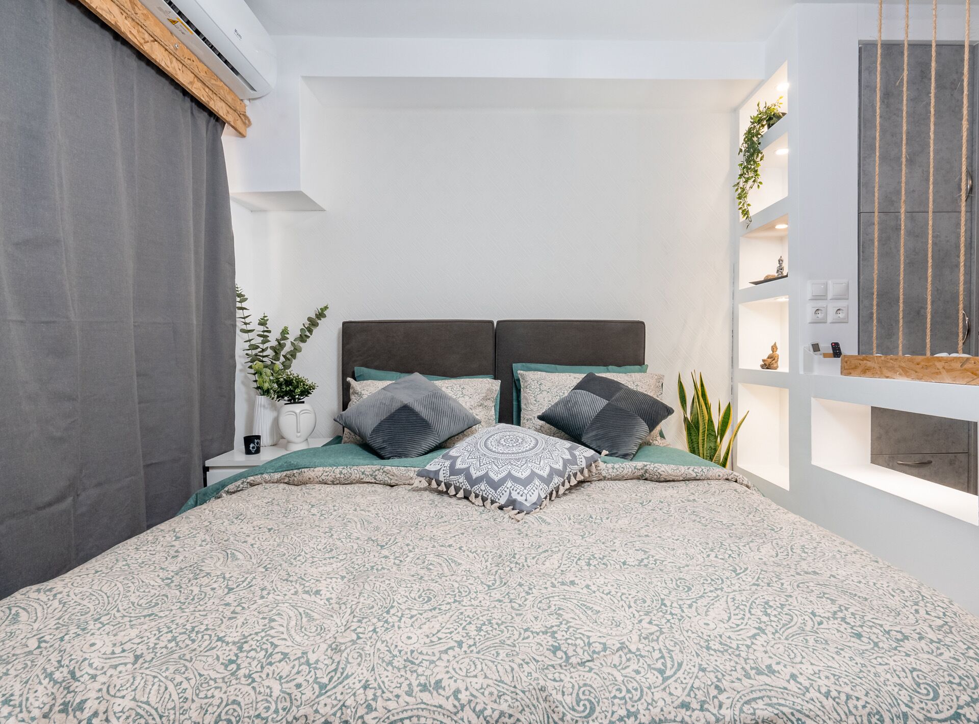 Iron/ironing board, internet, bed sheets
