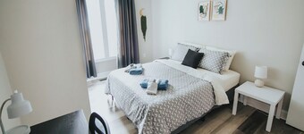 12 Min Walk to Riverfront, Beautiful Peaceful Home