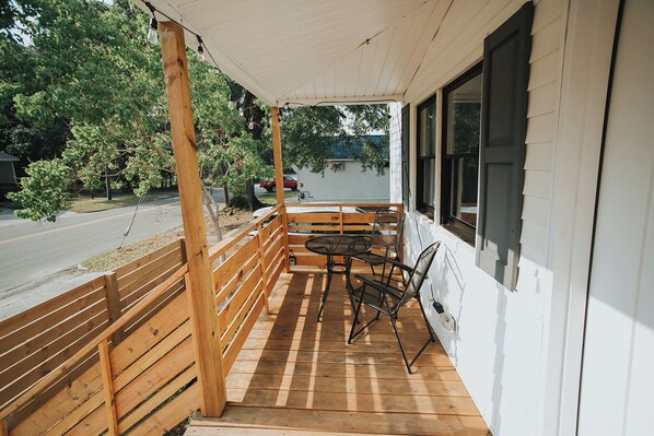 Unclassified image, 1 of 17, button - 12 Min Walk to Riverfront, Beautiful Peaceful Home (Wilmington)