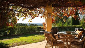 Outdoor dining - El Camino Fireplace and Spa (Elevated Plains)