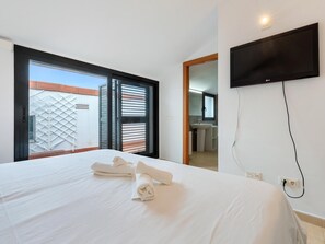 3 bedrooms, iron/ironing board, Internet, bed sheets - Duplex with excellent location 700m beach (Palamós)