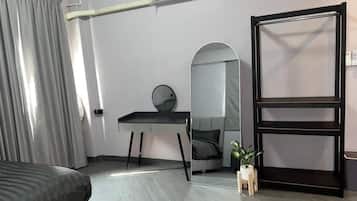 Deluxe Triple Room | Desk, free WiFi