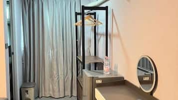 Queen Room | Escritorio y wifi gratis
