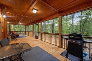 Outdoor dining - Brew Ridge | Blue Ridge, Ga (Blue Ridge)