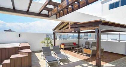 Luxurious 3-bedroom Condo With City Views in Santo Domingo