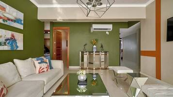 Condo, 3 Bedrooms, Accessible, Balcony | Living room