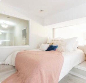 Unclassified image, 4 of 8, button - Extravaganza Condo 10mins from NYC - W/ Amenities - Indoor Pool - Fitness Center (Weehawken Township)