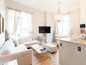 Unclassified image, 2 of 8, button - Extravaganza Condo 10mins from NYC - W/ Amenities - Indoor Pool - Fitness Center (Weehawken Township)