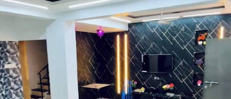 Télévision LED de 32 pouces avec chaßnes par cùble