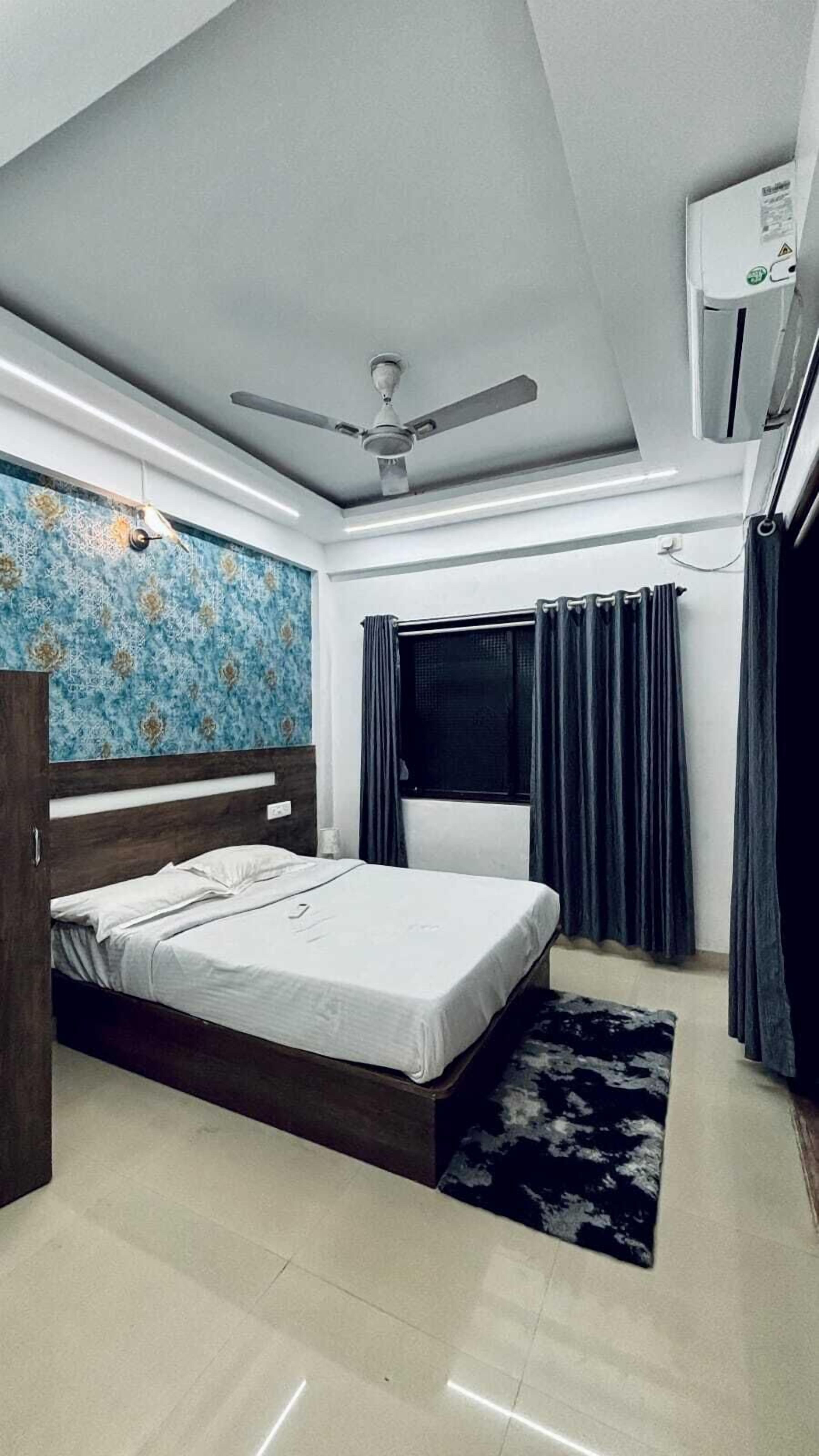 Villa | Rollaway beds, free WiFi, bed sheets