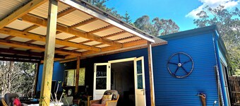 Hot spa with Ocean Views - fire pit - 
2 fully equipped retreats - privacy 