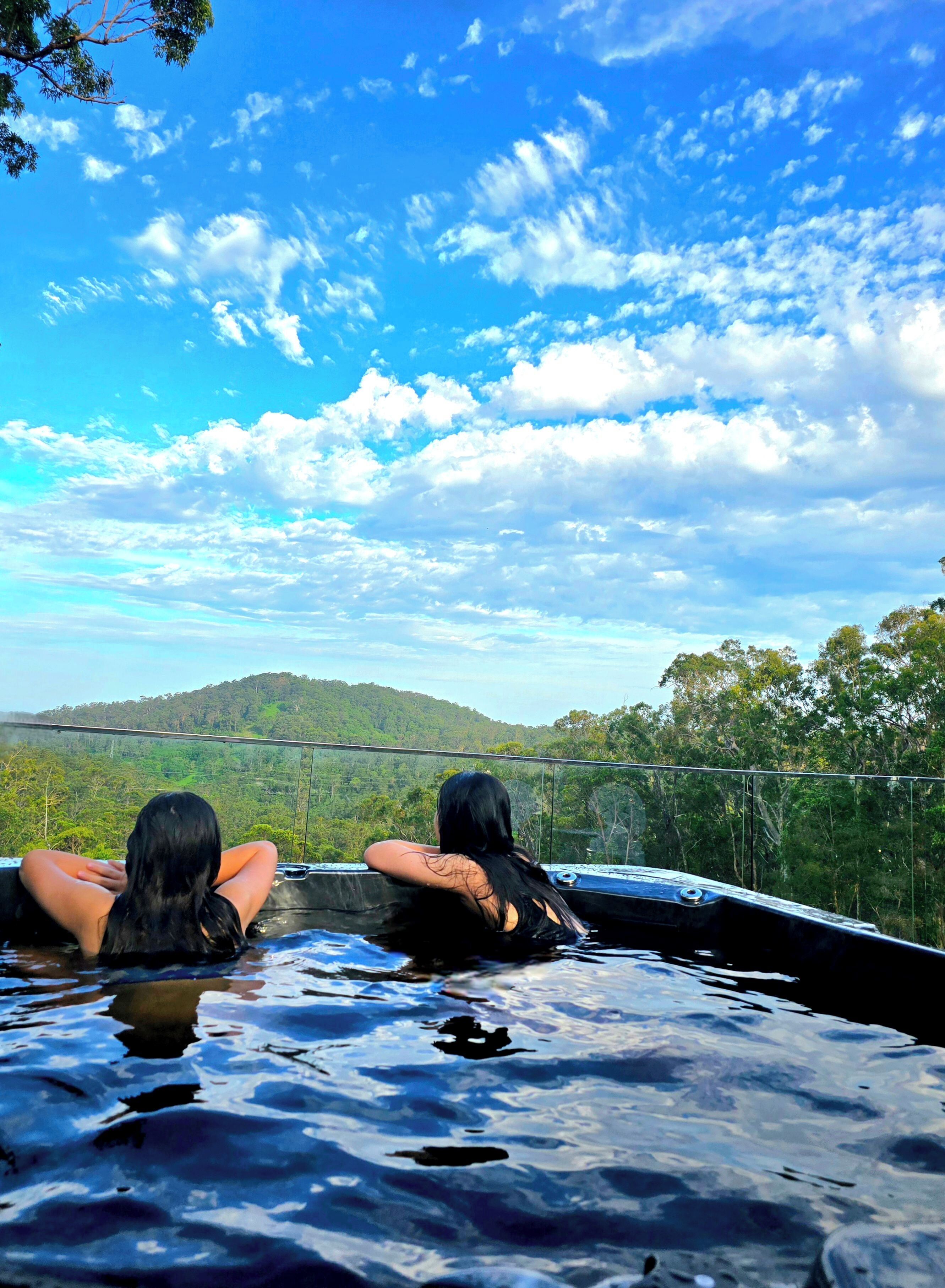 Outdoor spa tub