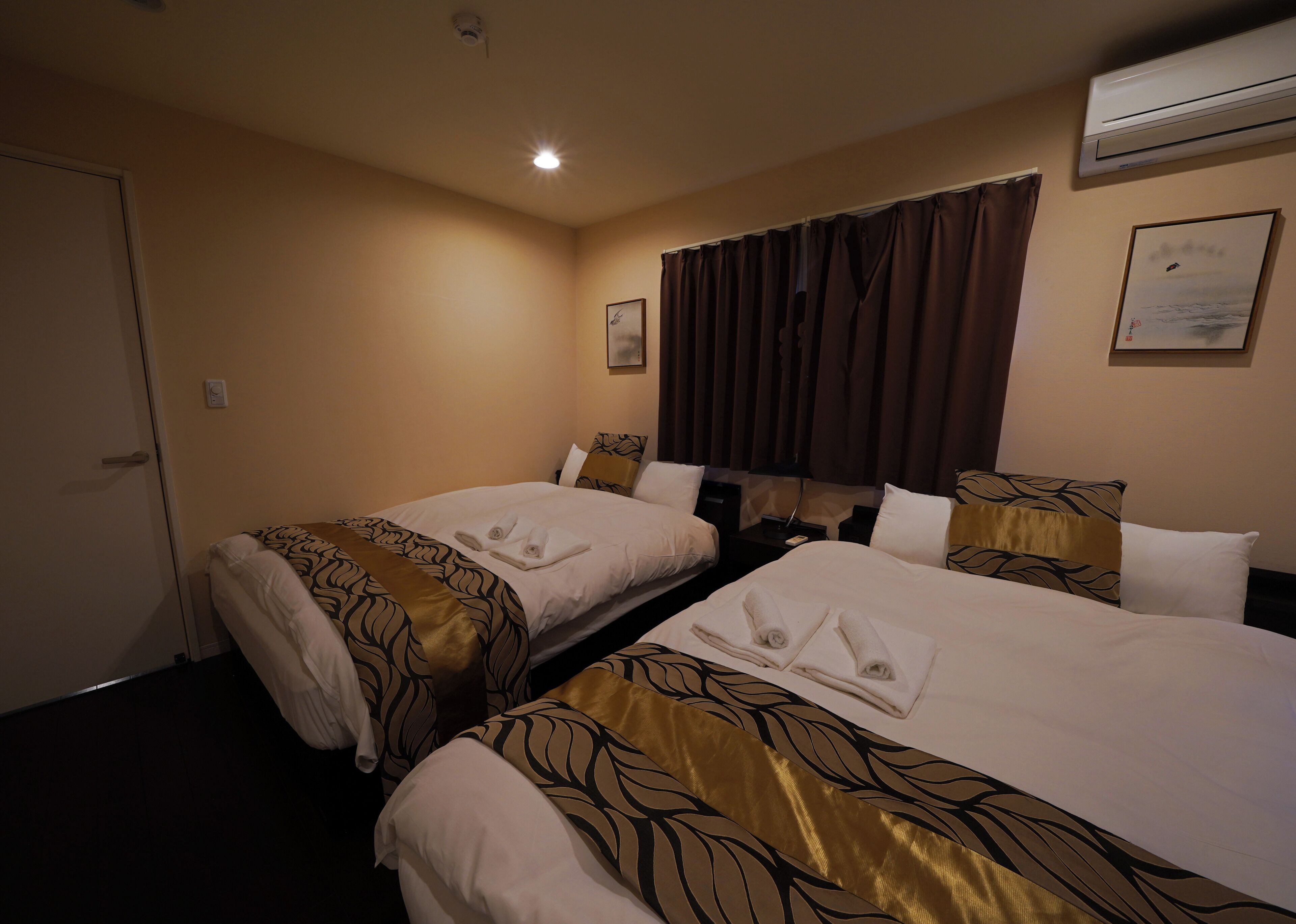 Superior Apartment | Desk, laptop workspace, free WiFi, bed sheets