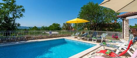 Maison familiale, plusieurs chambres (Villa Ester - Private Pool Escape for) | Piscine | Piscine extérieure en saison