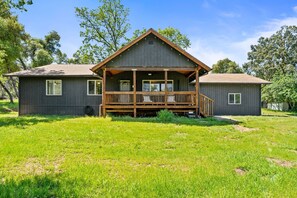 Exterior - Cozy Cabin! BBQ • Spa • Fire Pit • Kids Play Zone (Mariposa)