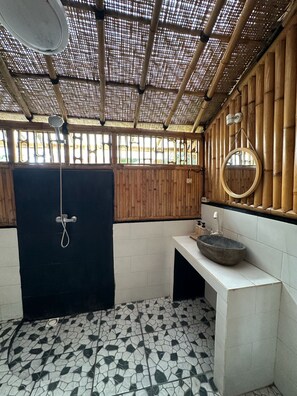 Family Room, Beach View | Bathroom - Bambuu Gili Air (Gili Air)