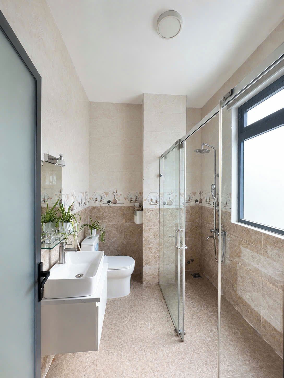 Panoramic Double Room, 2 Queen Beds, Balcony, City View | Bathroom