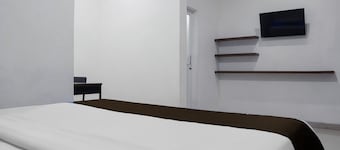 Townhouse Oak Polamas Residence
