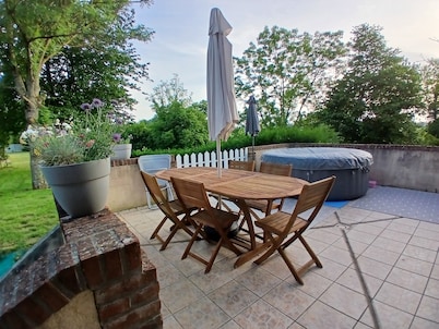 "Chez Christine," a Picardy Farmhouse, Fully Equipped for a Family Vacation.