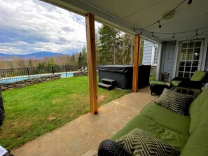 House - WOW New Spectacular Franconia Home - History - Views - Fire pit - hot tub - Pool - Grandeur - Must SEE (Franconia)