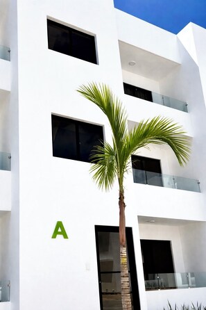 Exterior detail - Rooftop Bliss Cozy 2-bedroom condo in soothing Punta Cana with private rooftop (Punta Cana)
