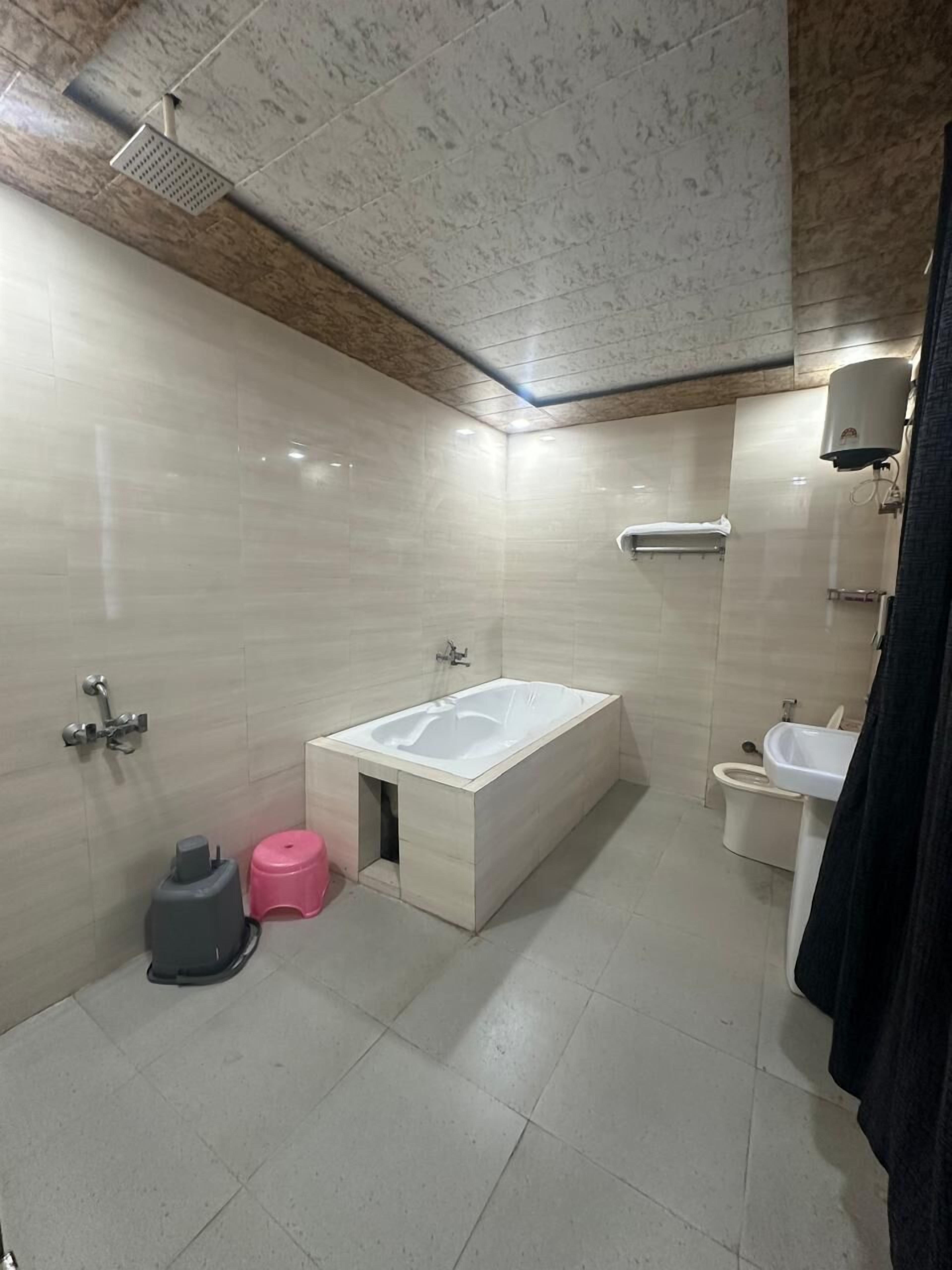 Shower, free toiletries, towels, soap