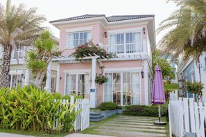 Elite villa, kilátással a kertre