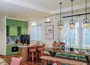 Elite villa, kilátással a kertre | Nappalirész