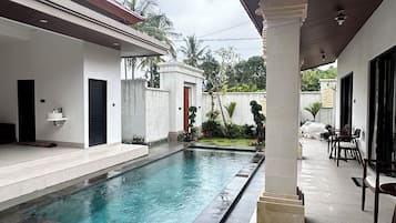 Kolam renang outdoor