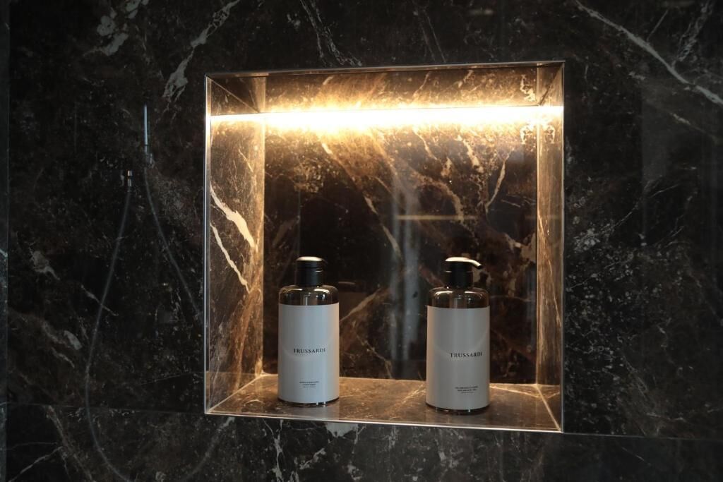 Standard Double Room, Balcony, City View | Bathroom amenities