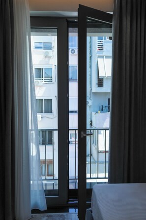 Deluxe-Doppelzimmer, 1 Queen-Bett, Balkon, Stadtblick | Blick auf die Stadt