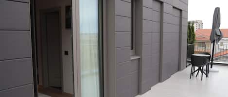Deluxe Double Room, 1 Queen Bed, Terrace, City View | City view