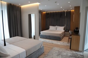 Family Room, Balcony, Garden View - Vila-L Hotel (Tirana)