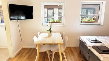 1 habitación, wifi y ropa de cama