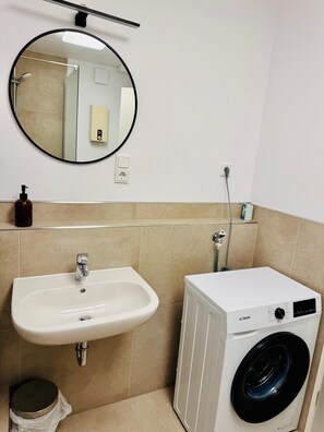 Bathroom - Vrbo Property (Korschenbroich)