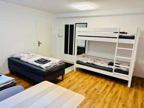 Room - Vrbo Property (Korschenbroich)