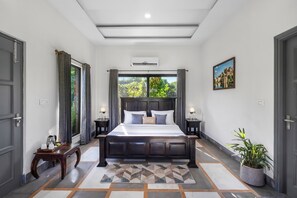 Room - Raas Stays by ELIVAAS 4BHK Villa (Māvli)